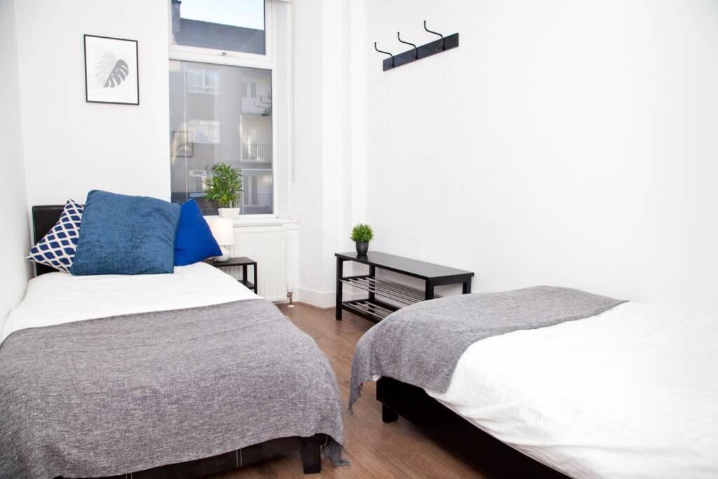 Snug - Logie Baird Apartment Helensburgh Esterno foto